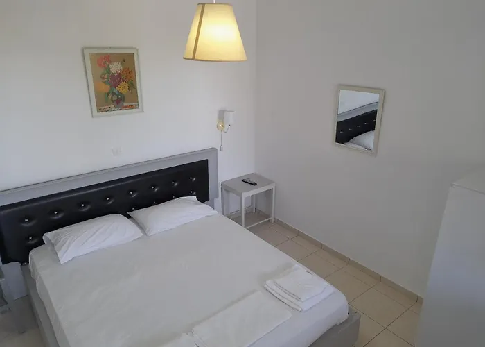 Silver View Batsi (Andros)